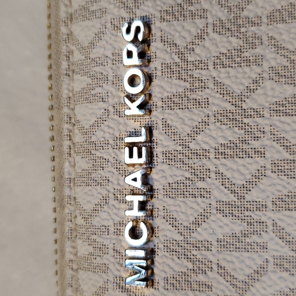 Michael Kors Large Logo Continental Wallet - Picture 3 of 8